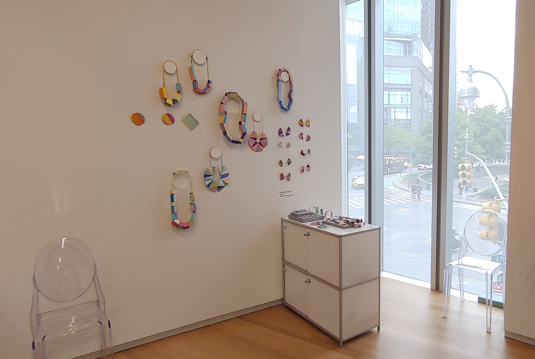 EXHIBITION :: MAD ABOUT JEWELRY